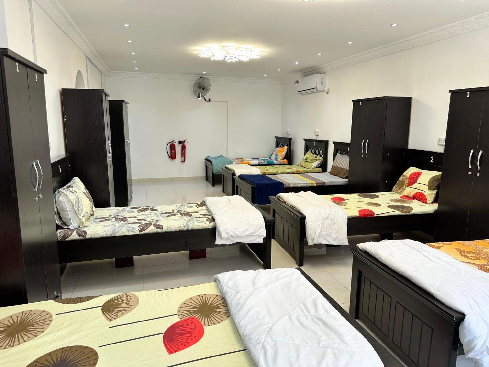 International Abu-Dhabi Hostel Villa アブダビ エクステリア 写真