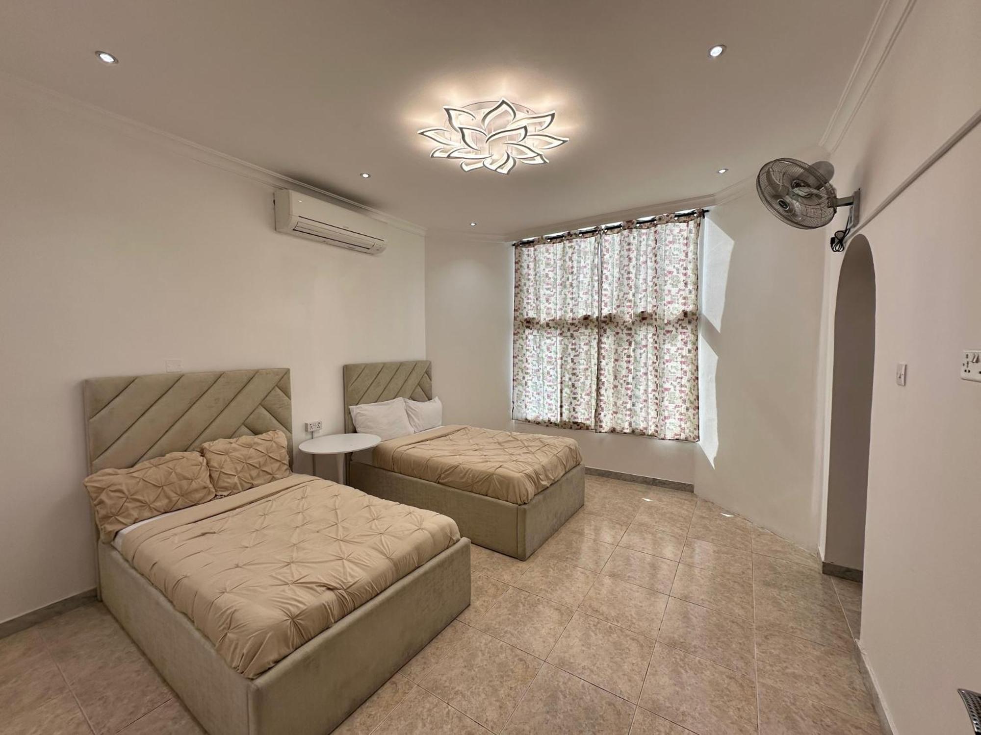 International Abu-Dhabi Hostel Villa アブダビ エクステリア 写真