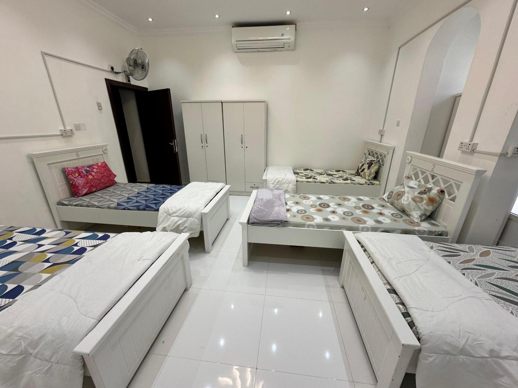 International Abu-Dhabi Hostel Villa アブダビ エクステリア 写真