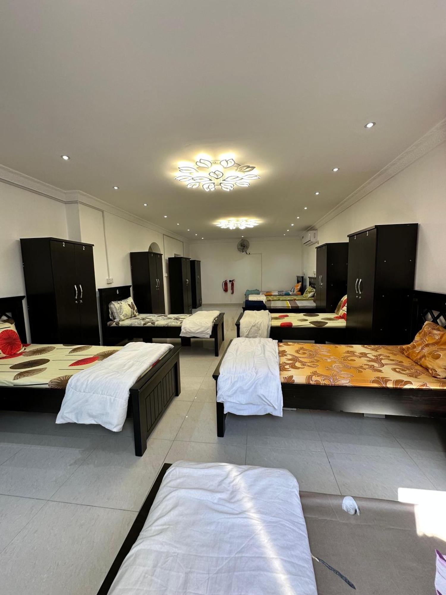 International Abu-Dhabi Hostel Villa アブダビ エクステリア 写真
