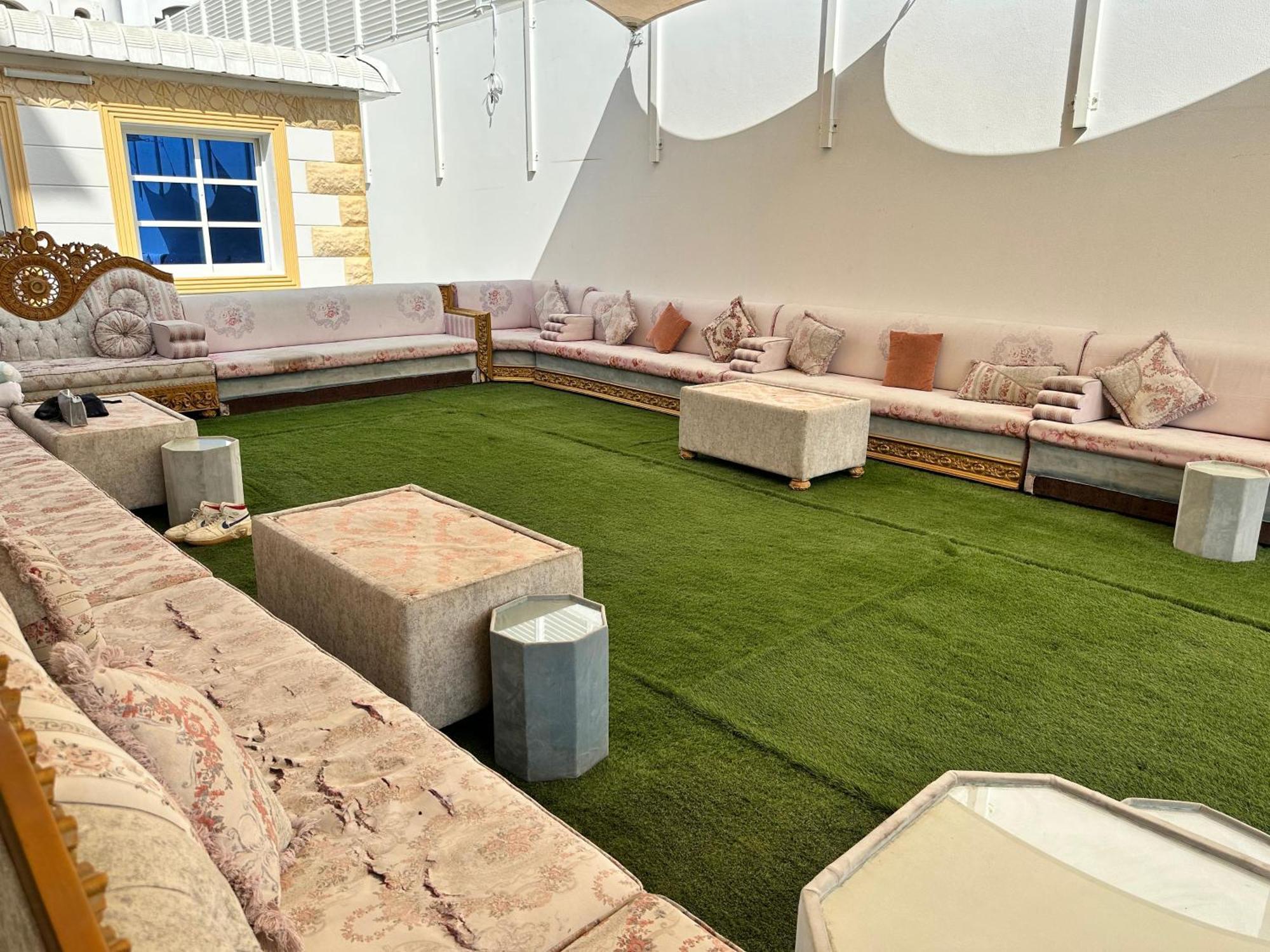 International Abu-Dhabi Hostel Villa アブダビ エクステリア 写真