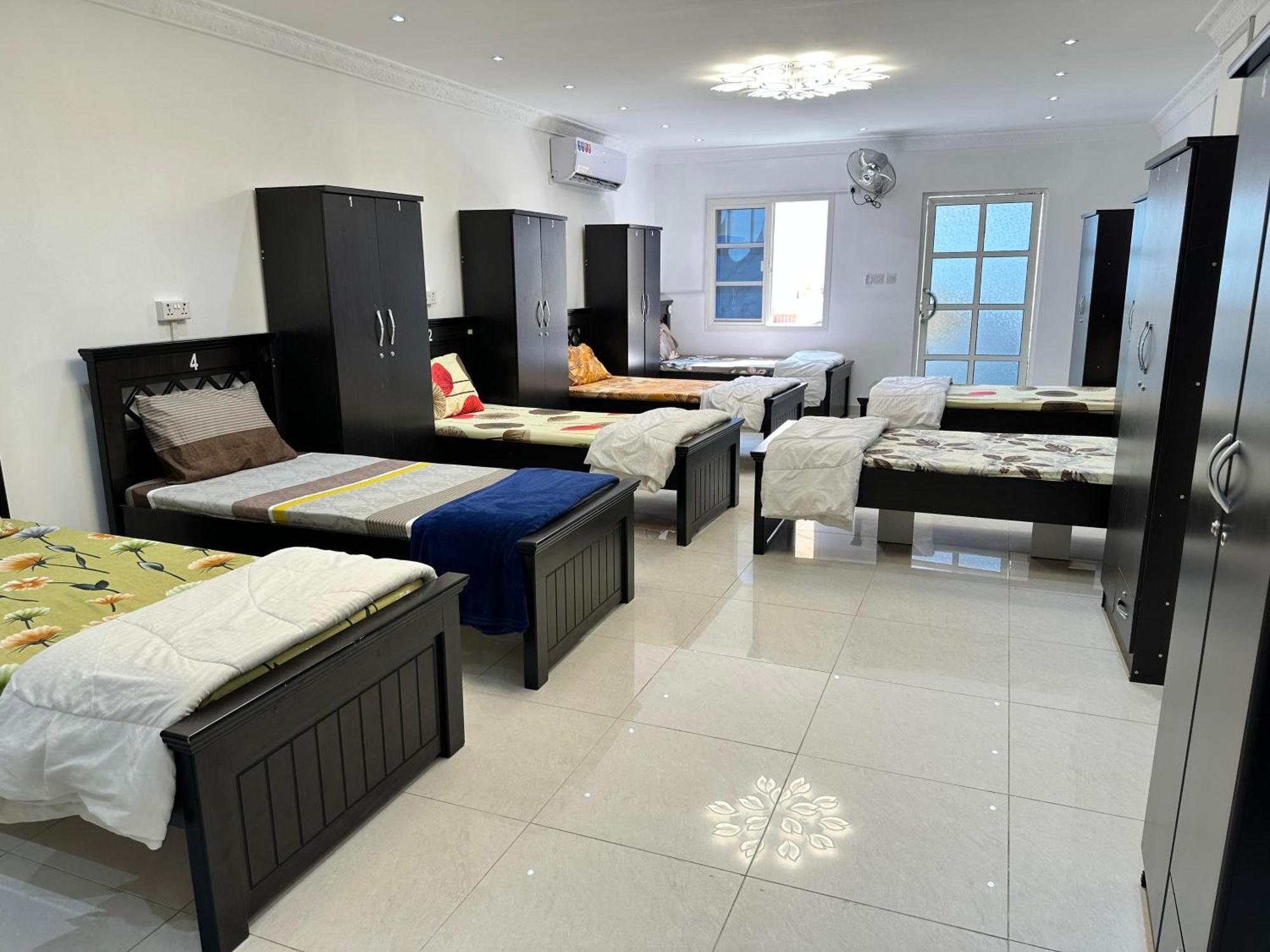 International Abu-Dhabi Hostel Villa アブダビ エクステリア 写真