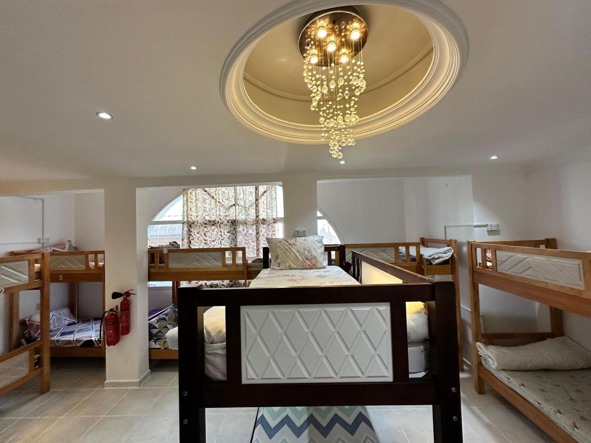 International Abu-Dhabi Hostel Villa アブダビ エクステリア 写真
