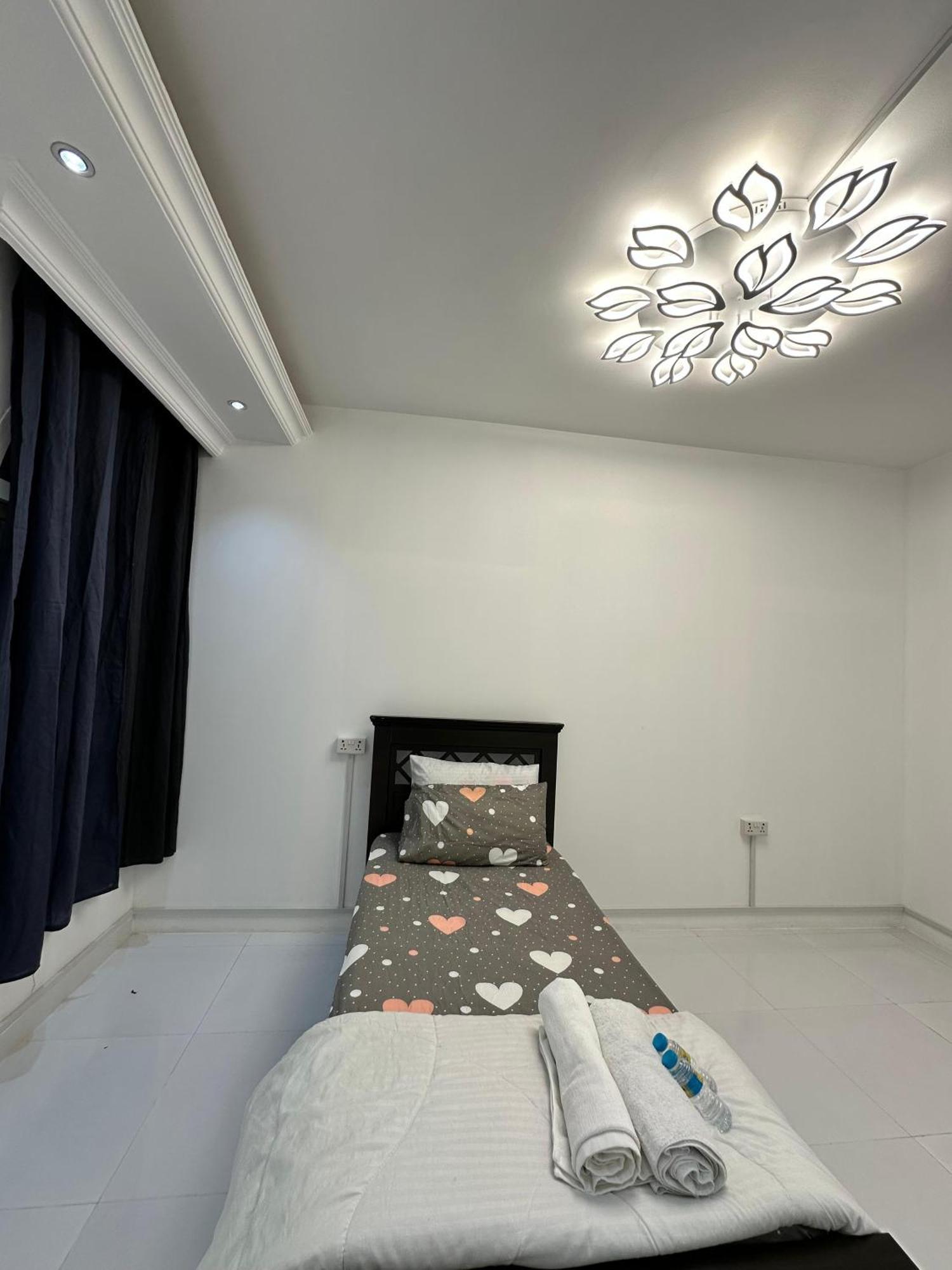 International Abu-Dhabi Hostel Villa アブダビ エクステリア 写真