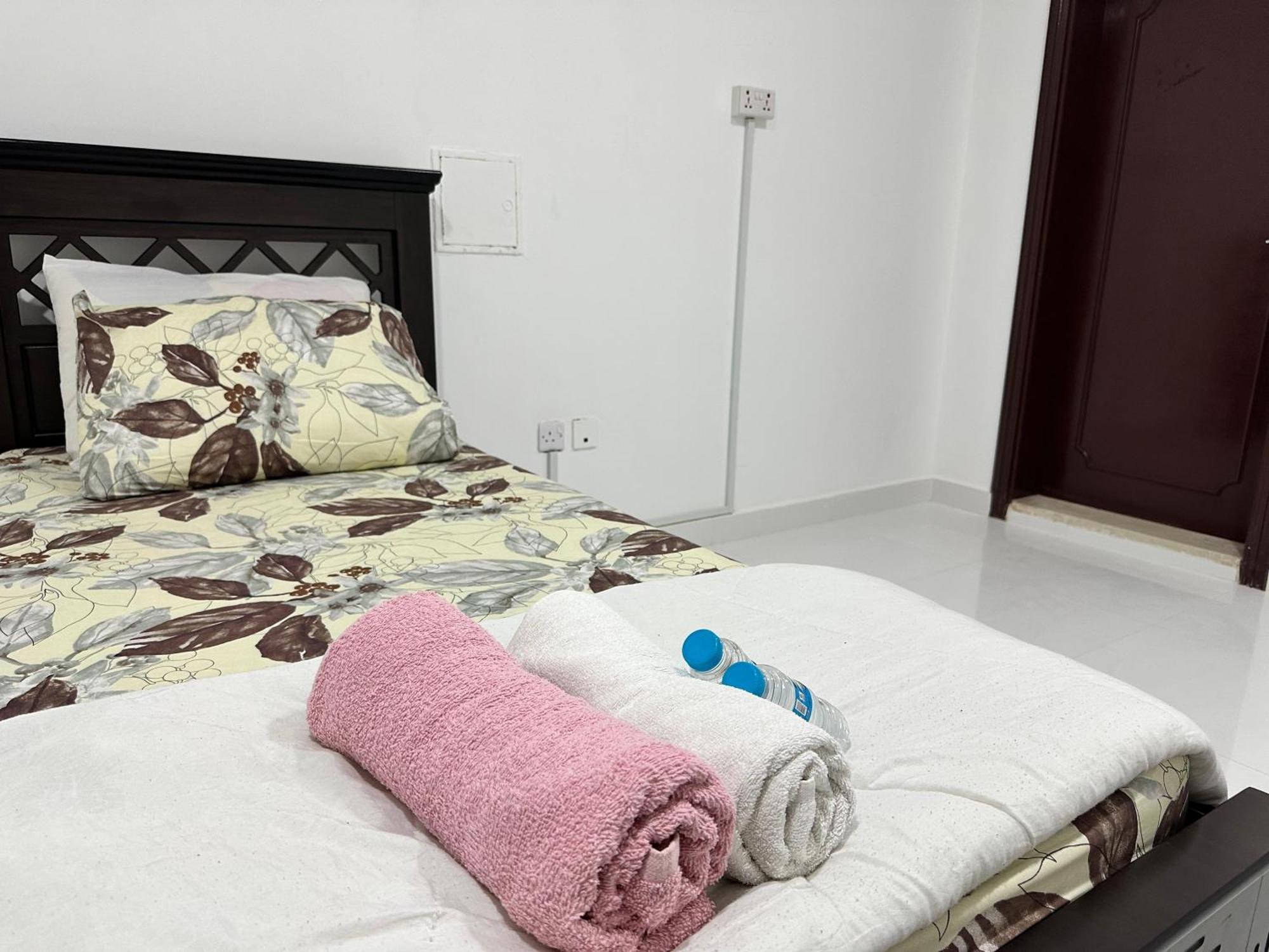International Abu-Dhabi Hostel Villa アブダビ エクステリア 写真
