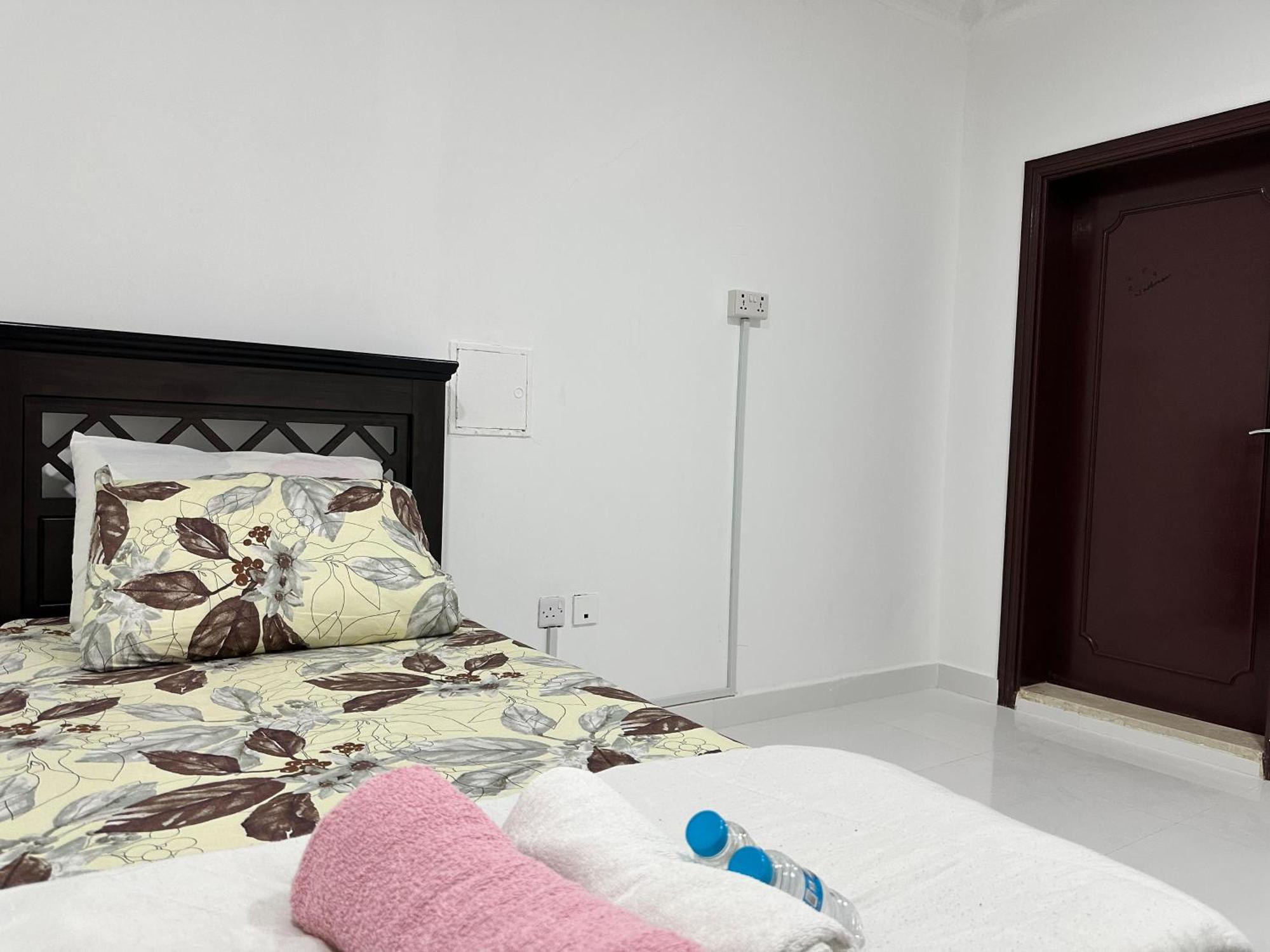 International Abu-Dhabi Hostel Villa アブダビ エクステリア 写真