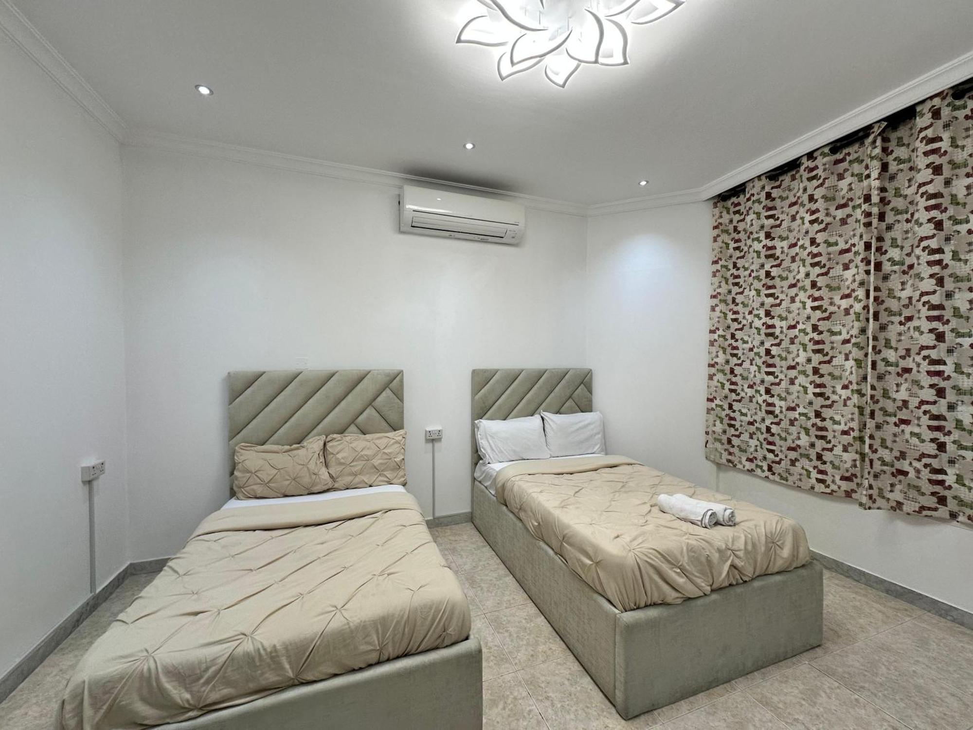 International Abu-Dhabi Hostel Villa アブダビ エクステリア 写真